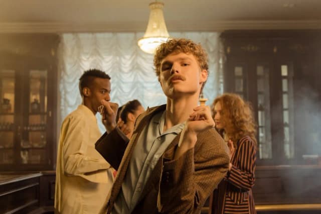 Jak się ubrać na imprezę w stylu lat 70, aby zachwycić wszystkich Jak się ubrać na imprezę w stylu lat 70, aby zachwycić wszystkich