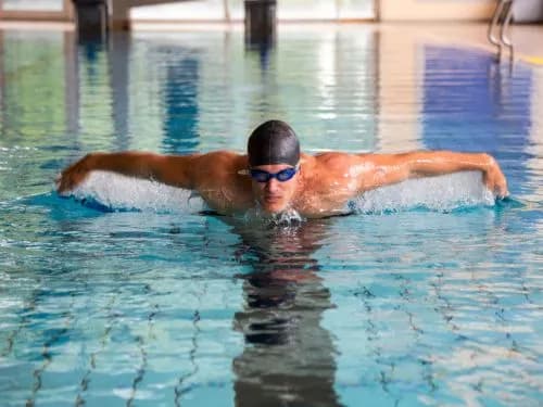 Jakie są style pływackie i jak uniknąć najczęstszych błędów? Jakie są style pływackie i jak uniknąć najczęstszych błędów?