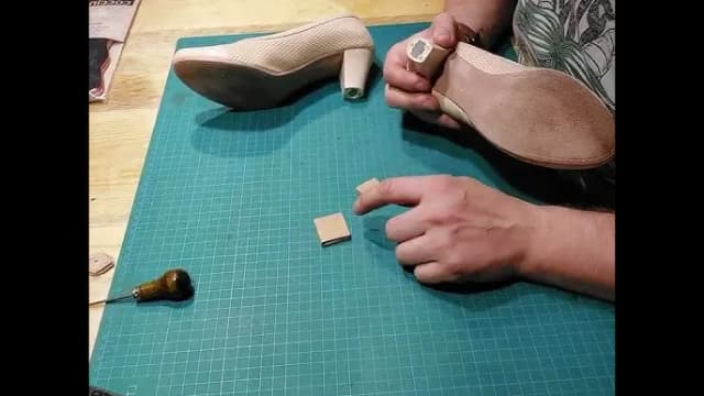 Jak wymienić fleki w obcasach - proste kroki, aby uniknąć kosztów naprawy Jak wymienić fleki w obcasach - proste kroki, aby uniknąć kosztów naprawy