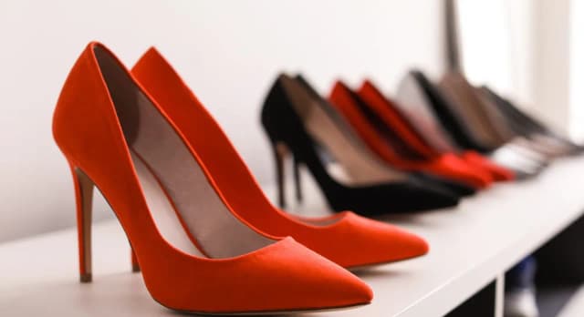 Jak szybko nauczyć się chodzić na obcasach bez bólu i wstydu Jak szybko nauczyć się chodzić na obcasach bez bólu i wstydu