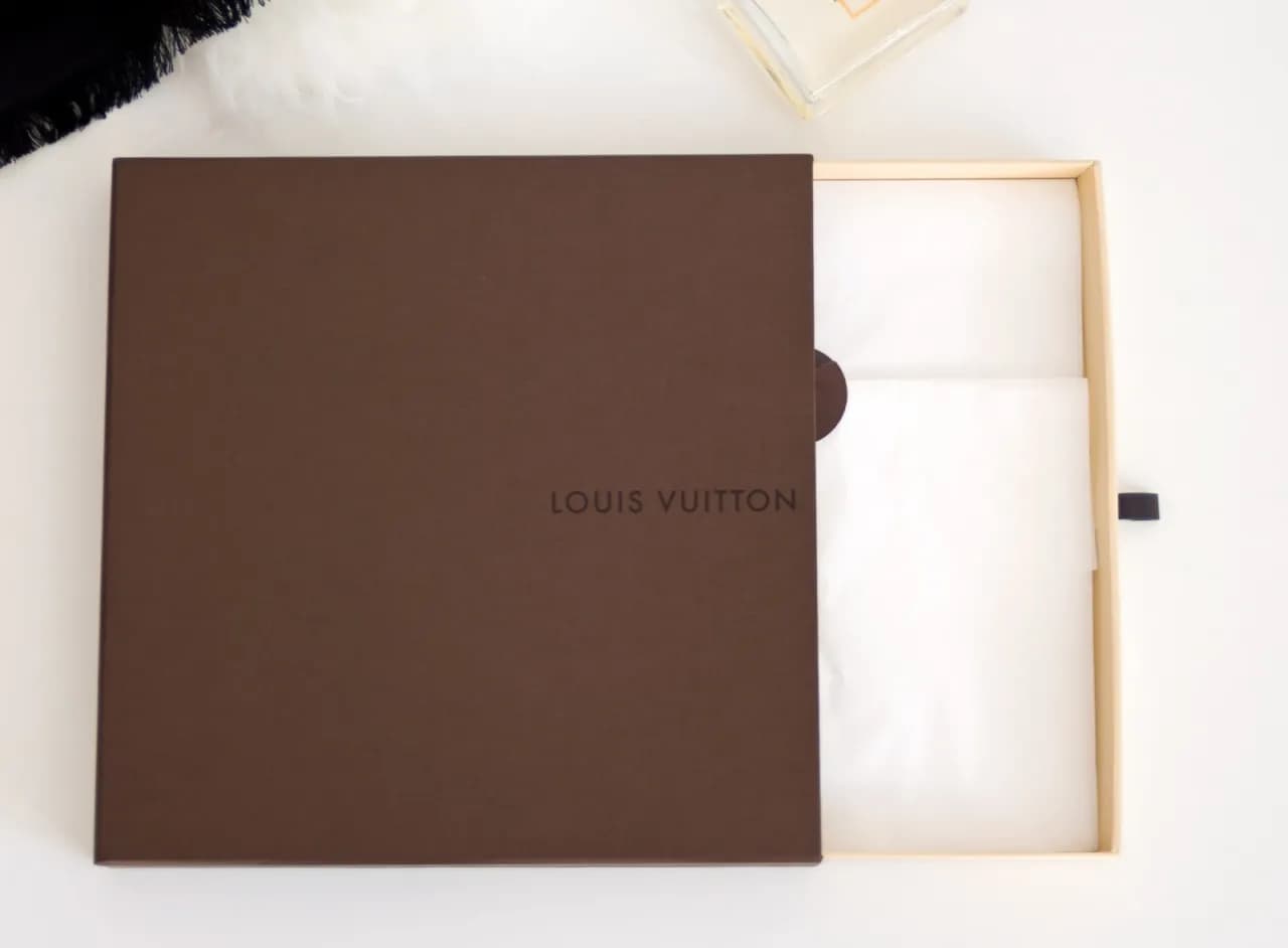 Jak rozpoznać oryginał szala Louis Vuitton i uniknąć podróbki Jak rozpoznać oryginał szala Louis Vuitton i uniknąć podróbki