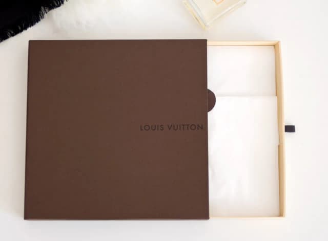 Jak rozpoznać oryginał szala Louis Vuitton i uniknąć podróbki Jak rozpoznać oryginał szala Louis Vuitton i uniknąć podróbki