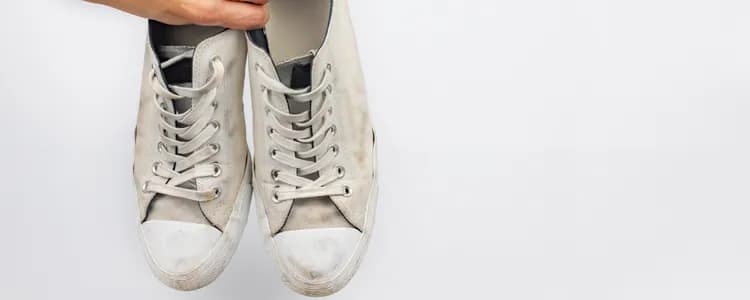 Jak uprac buty, aby uniknąć zniszczeń i zachować ich kształt Jak uprac buty, aby uniknąć zniszczeń i zachować ich kształt