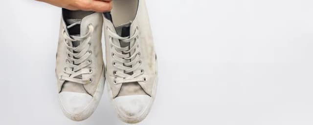 Jak uprac buty, aby uniknąć zniszczeń i zachować ich kształt Jak uprac buty, aby uniknąć zniszczeń i zachować ich kształt